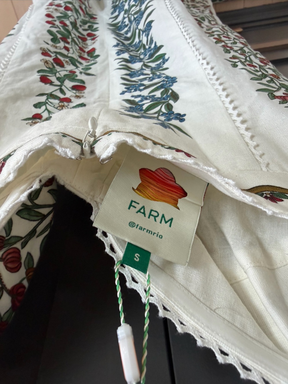 FARM Rio Fruity Beauty Linen Blend Maxi Dress | S - Picture 14 of 15